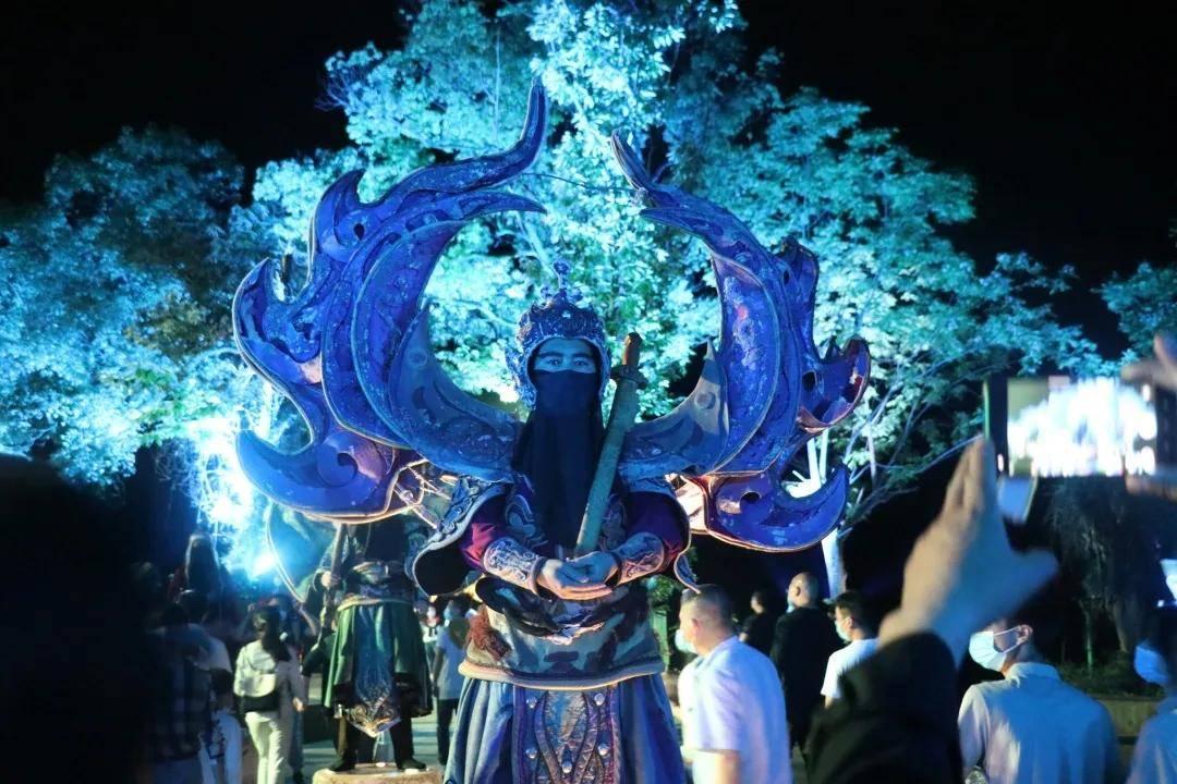 喜欢一个女生，但她可能不知道，又不好意思跟她说，怕她拒绝，害羞，怎么办才好啊游戏画面